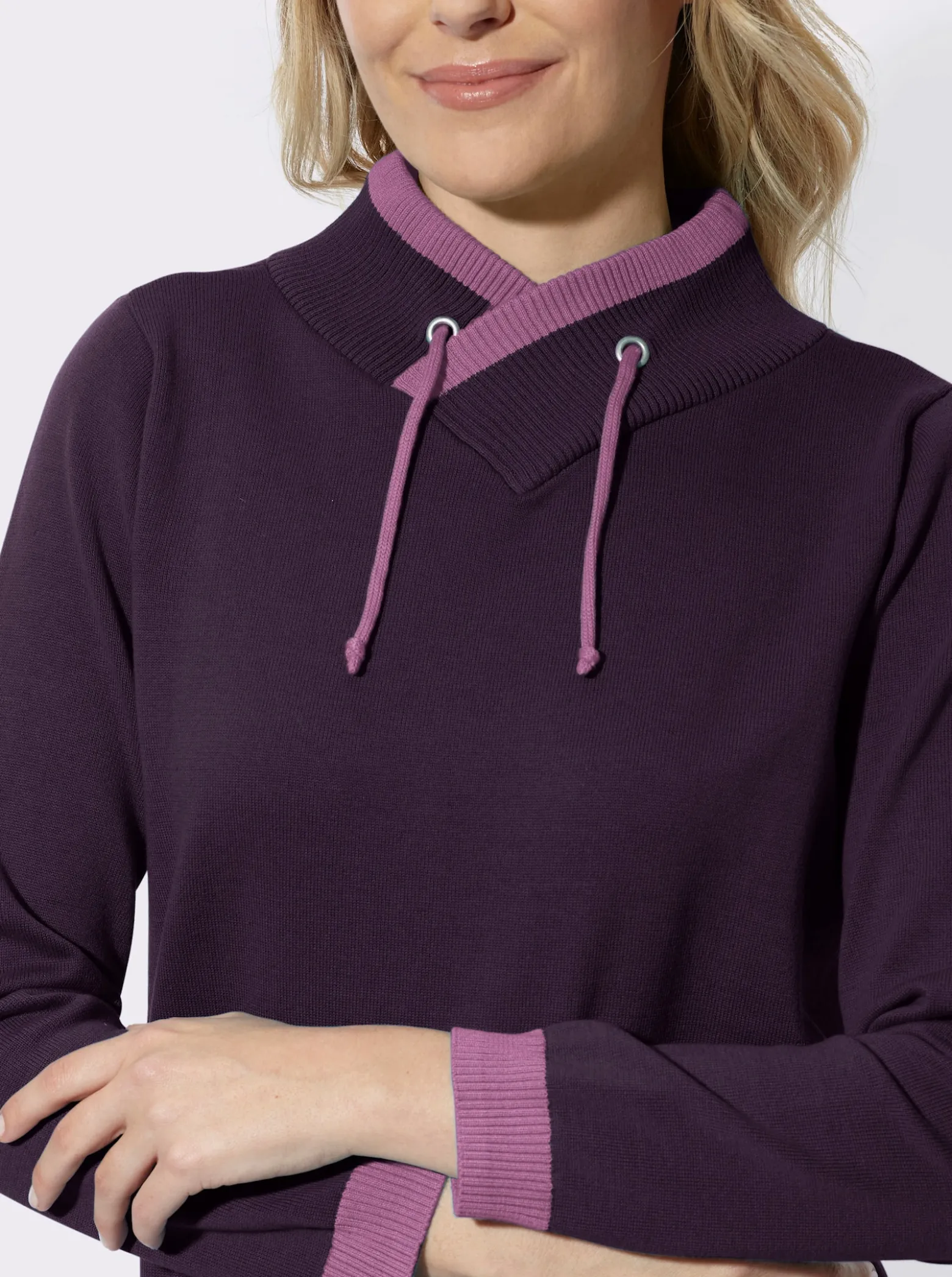 Langarm-Pullover mit kontrastfarbigen Bündchen