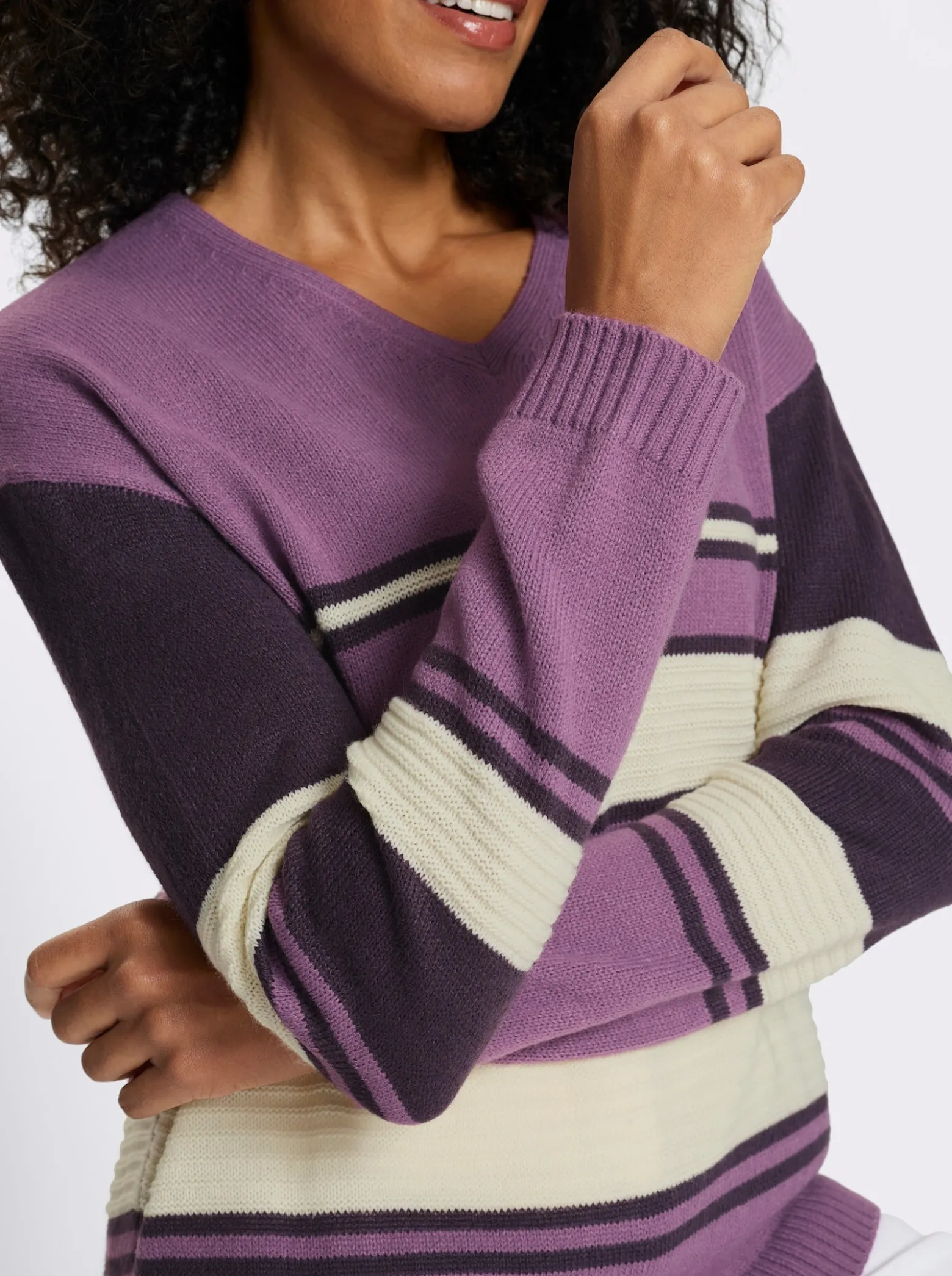 Langarm-Pullover mit platziertem Streifen-Muster