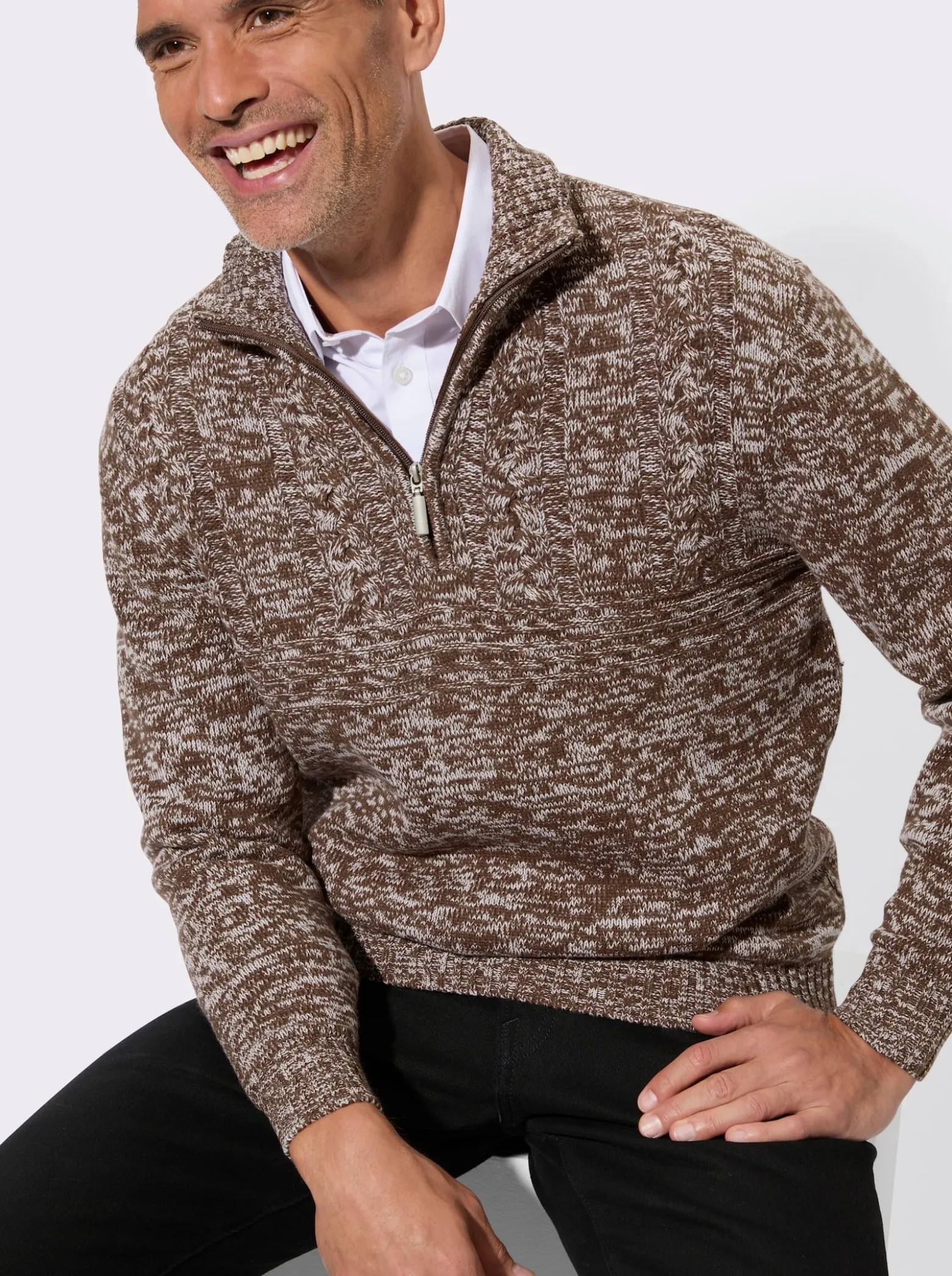 Langarm-Pullover mit platziertem Zopfmuster