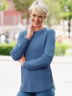 Langarm-Pullover mit Zierknöpfen am Saum