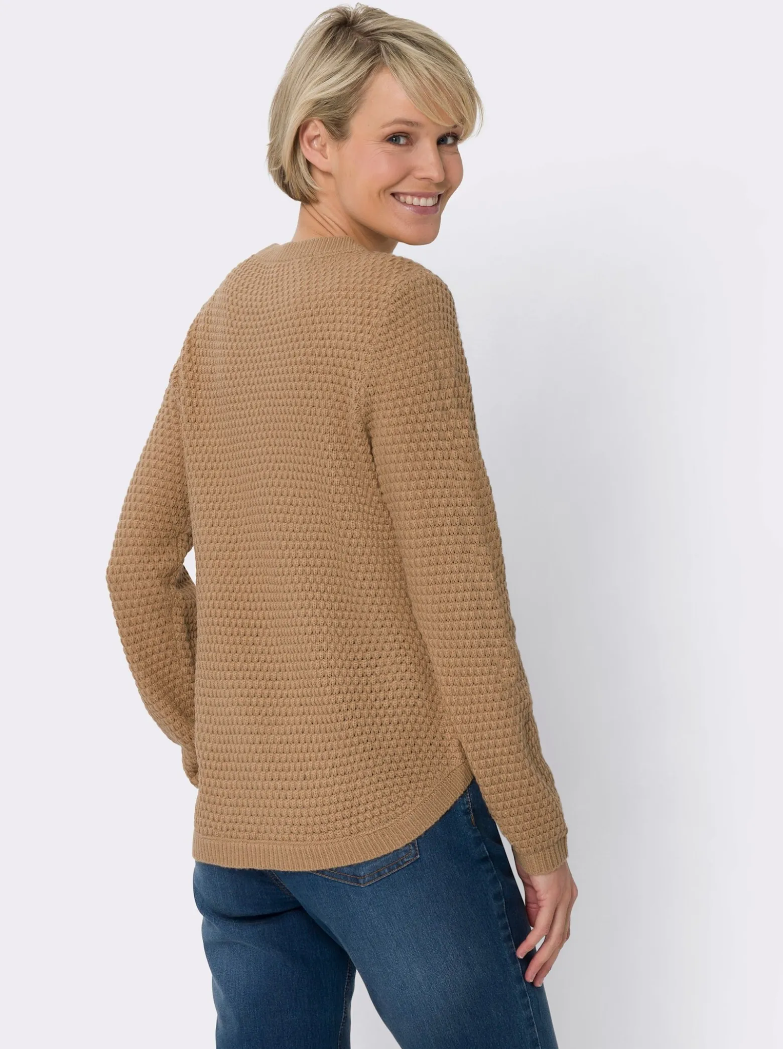 Langarm-Pullover mit Zierknöpfen am Saum