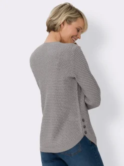 Langarm-Pullover mit Zierknöpfen am Saum