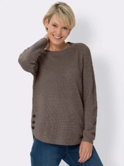 Langarm-Pullover mit Zierknöpfen am Saum