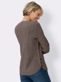 Langarm-Pullover mit Zierknöpfen am Saum
