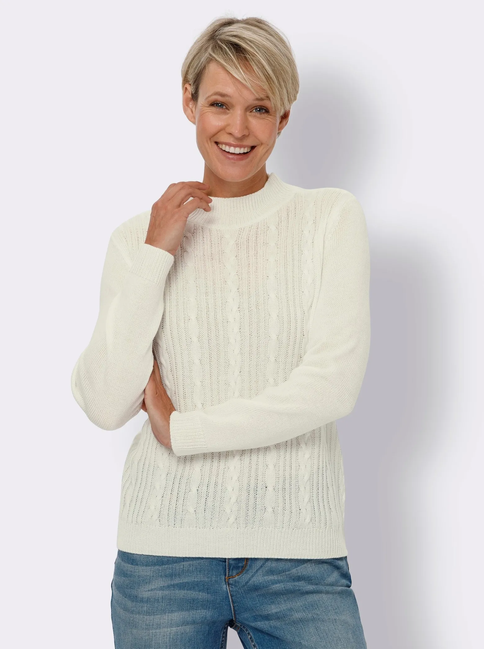 Langarm-Pullover mit Zopfmuster im Vorderteil