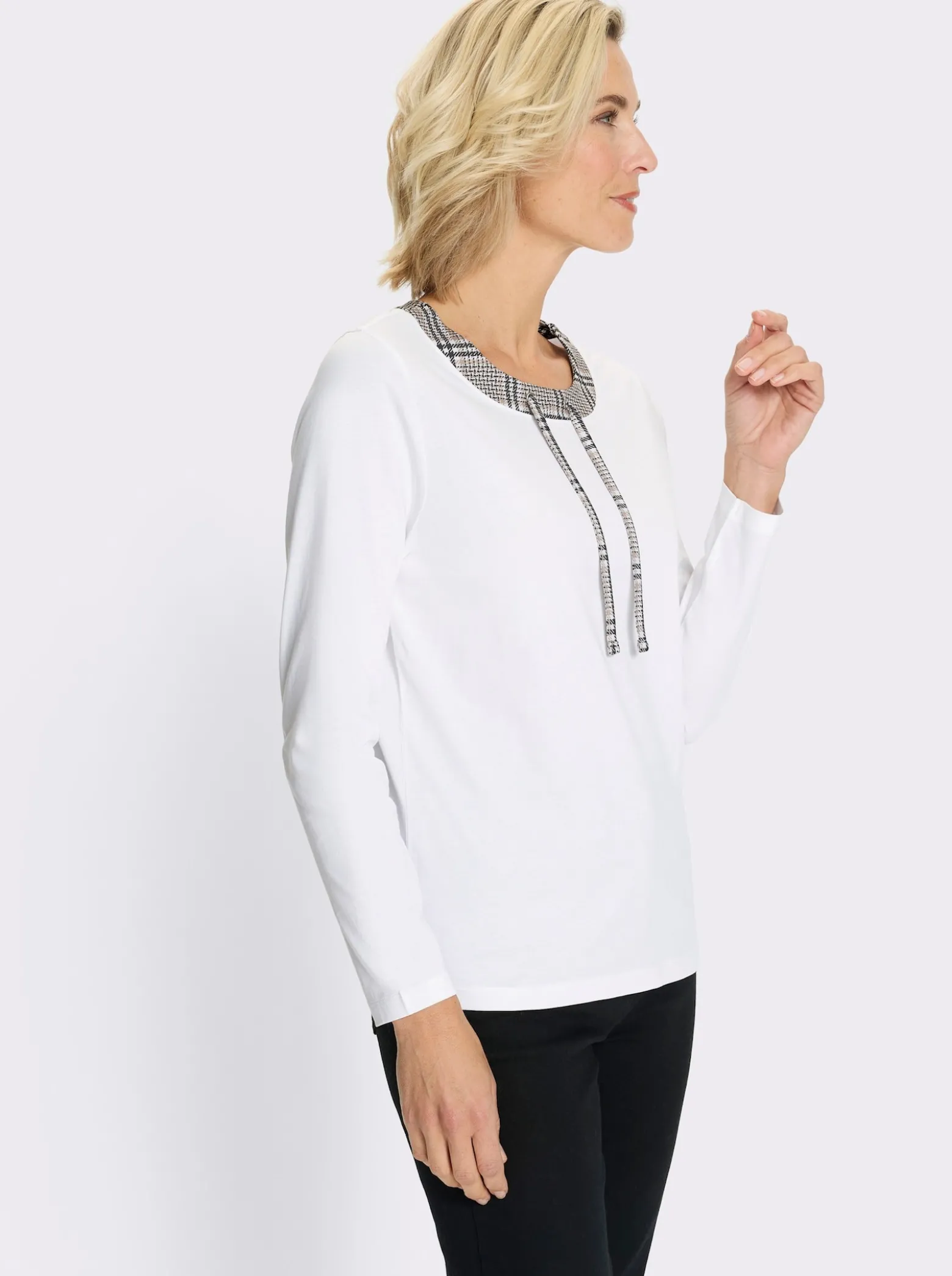 Langarmshirt mit Bindeband und Ösen