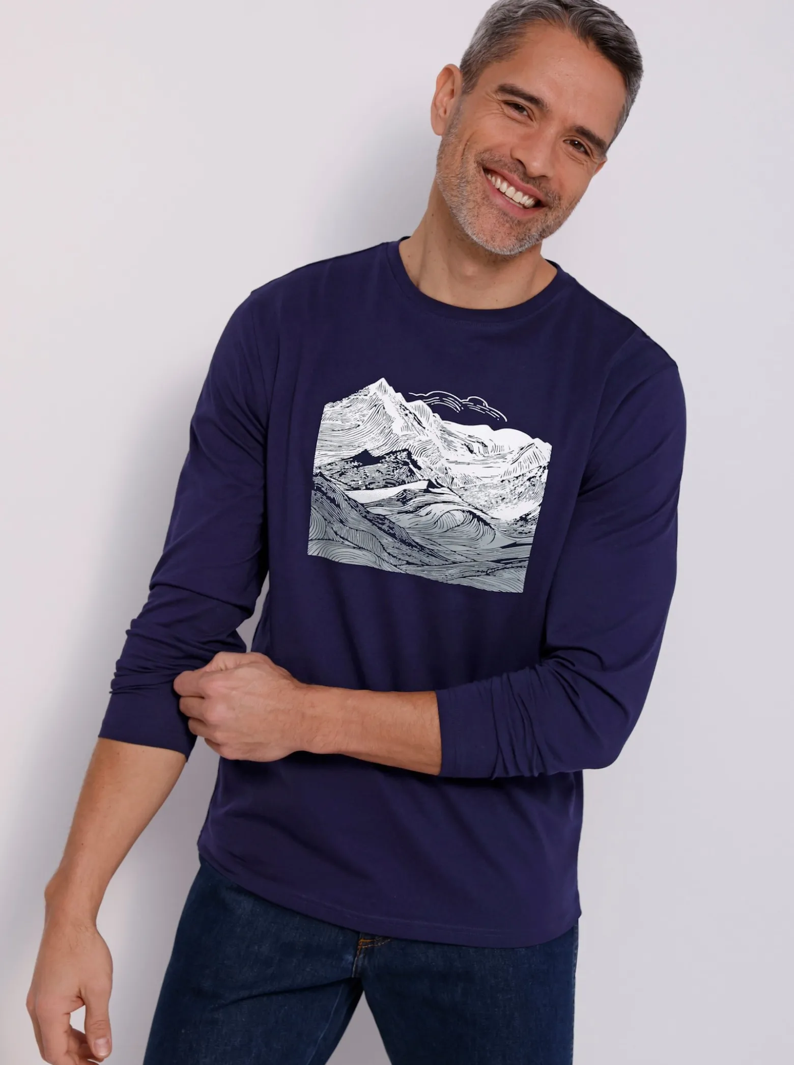 Langarmshirt mit Gebirgs-Druckmotiv