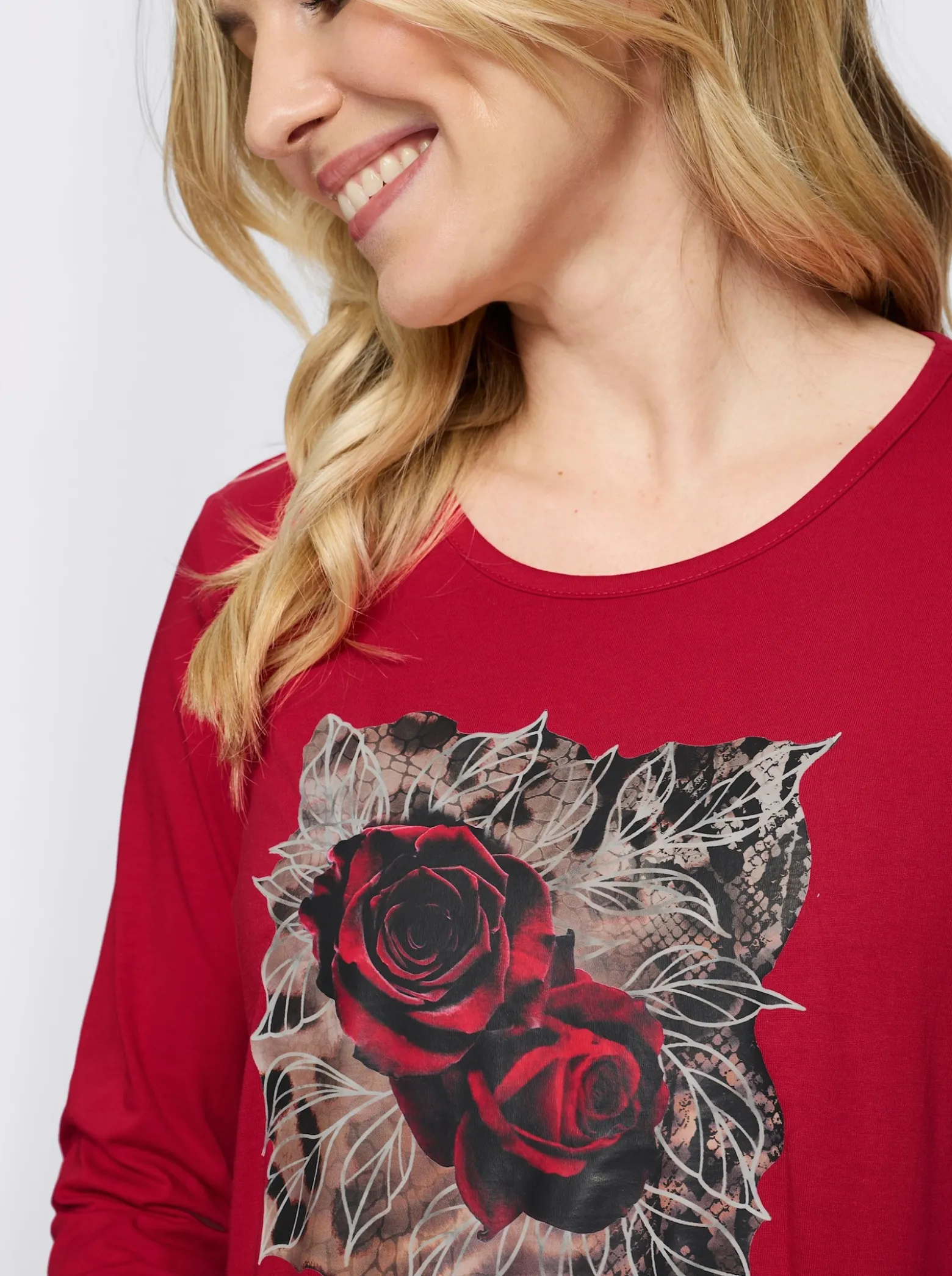 Langarmshirt mit platziertem Rosen-Leo-Print