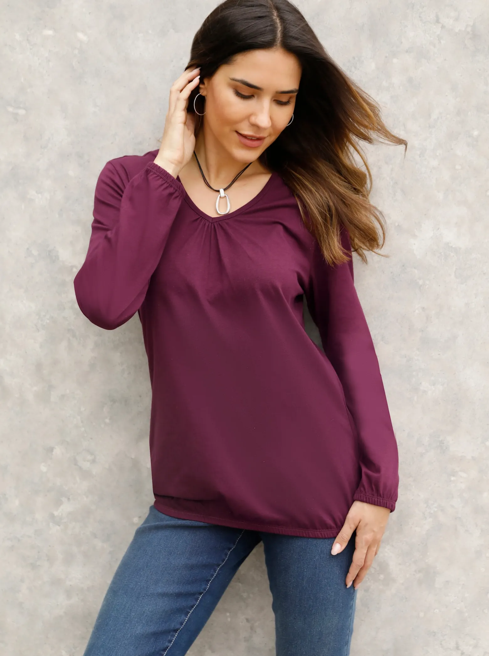 Langarmshirt mit Raffung am Ausschnitt