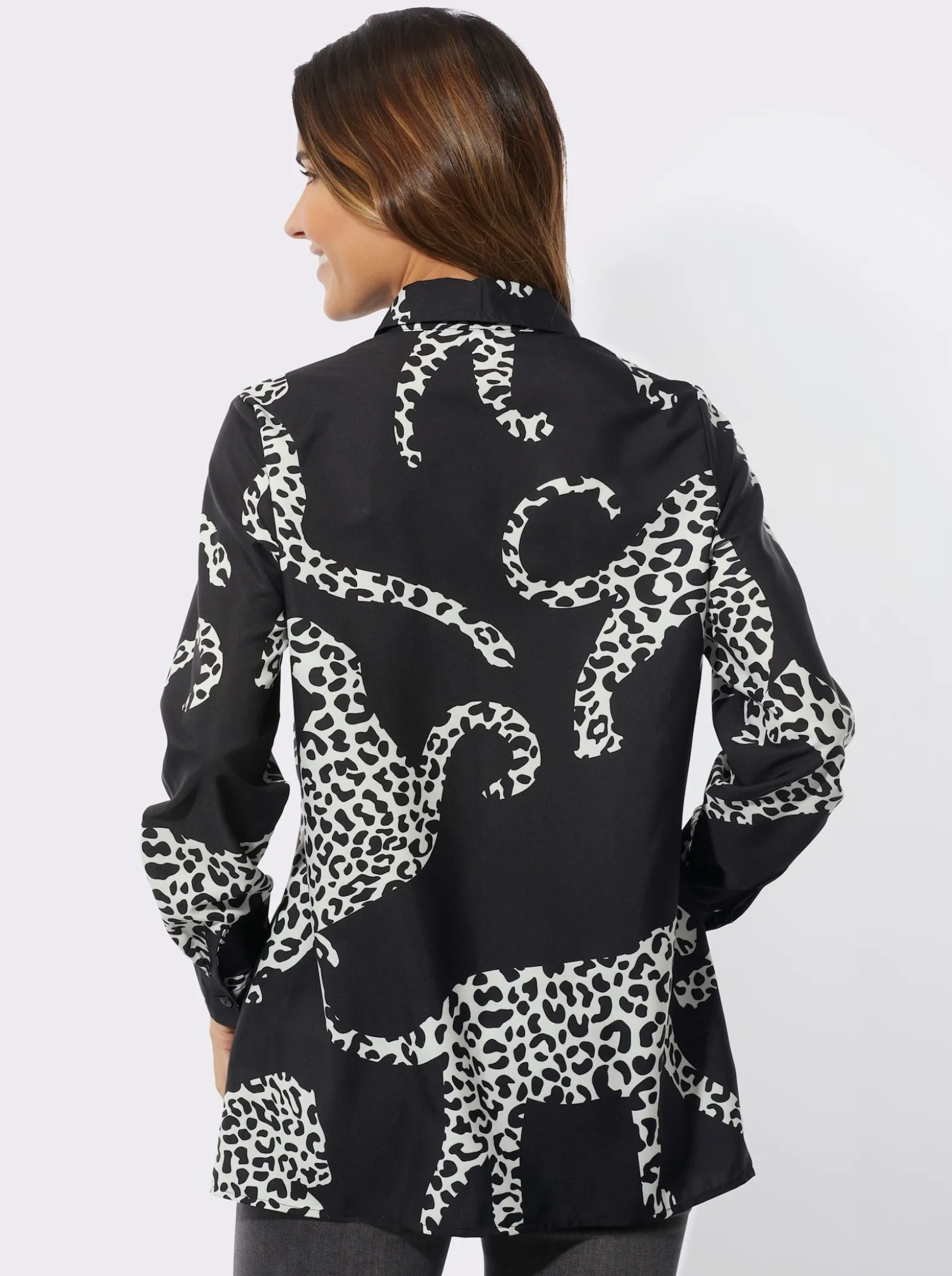 Longbluse im Animal-Dessin