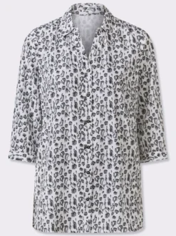 Longbluse im Leo-Muster