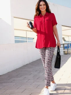 Longbluse mit langen Seitenschlitzen