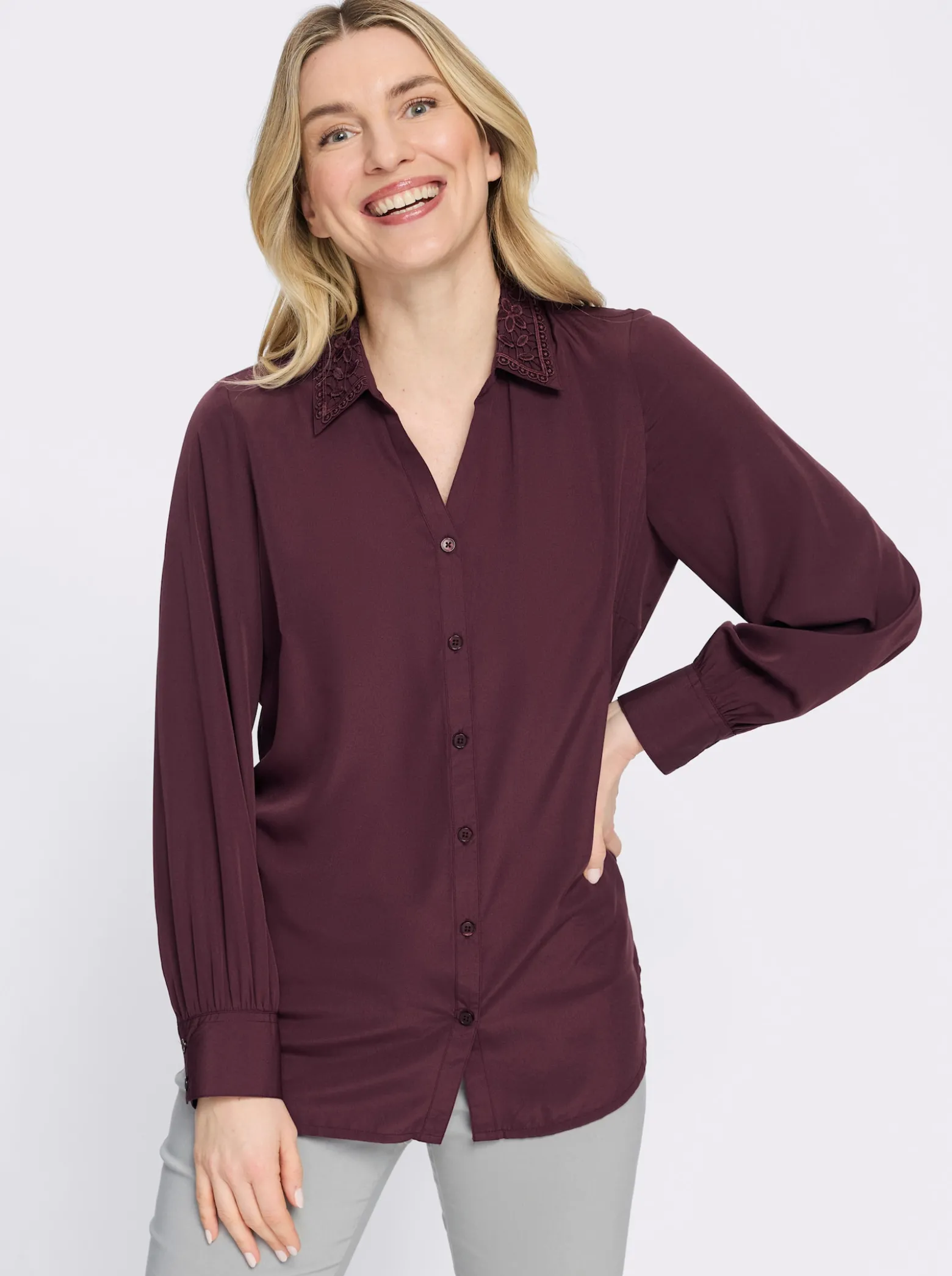 Longbluse mit Spitzenbesatz