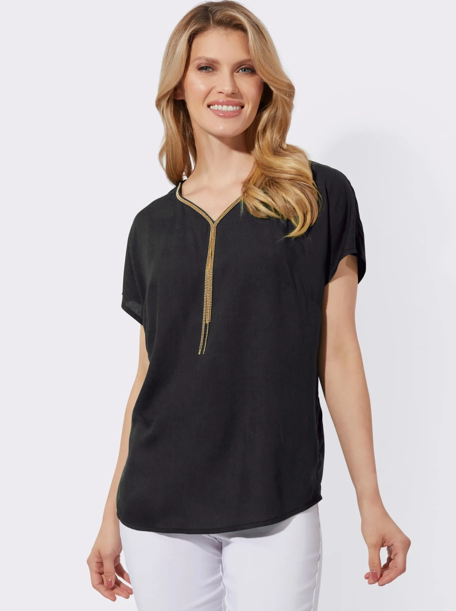 Longbluse mit Zierkette am Ausschnitt