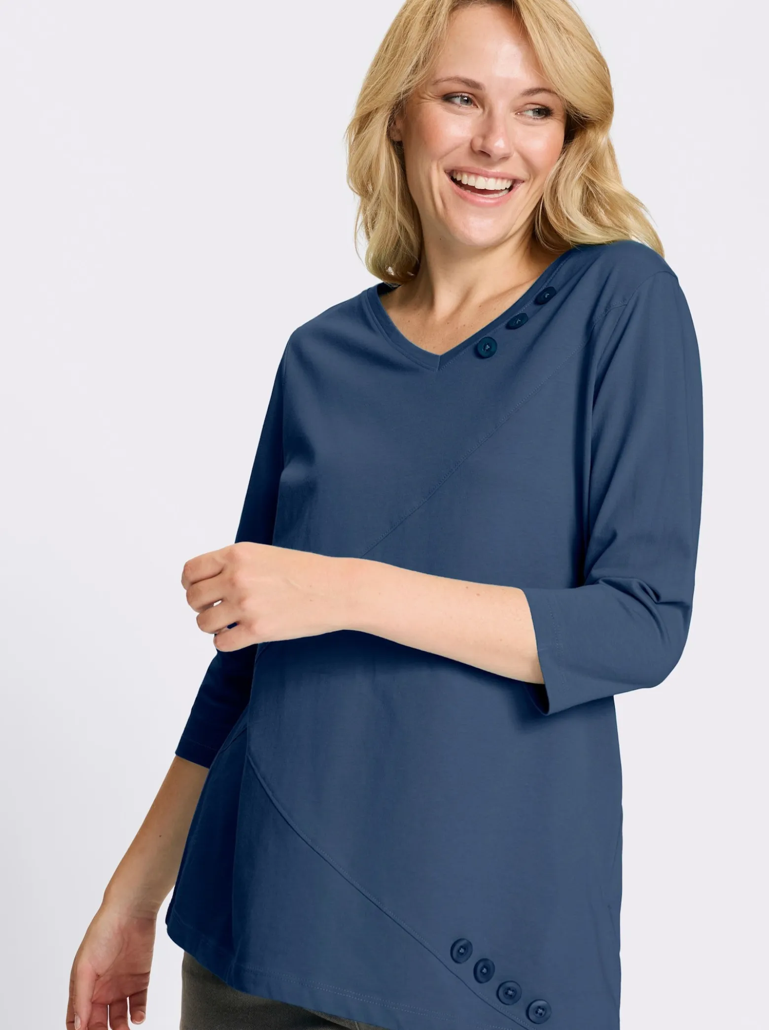 Longshirt mit asymmetrischem Saum