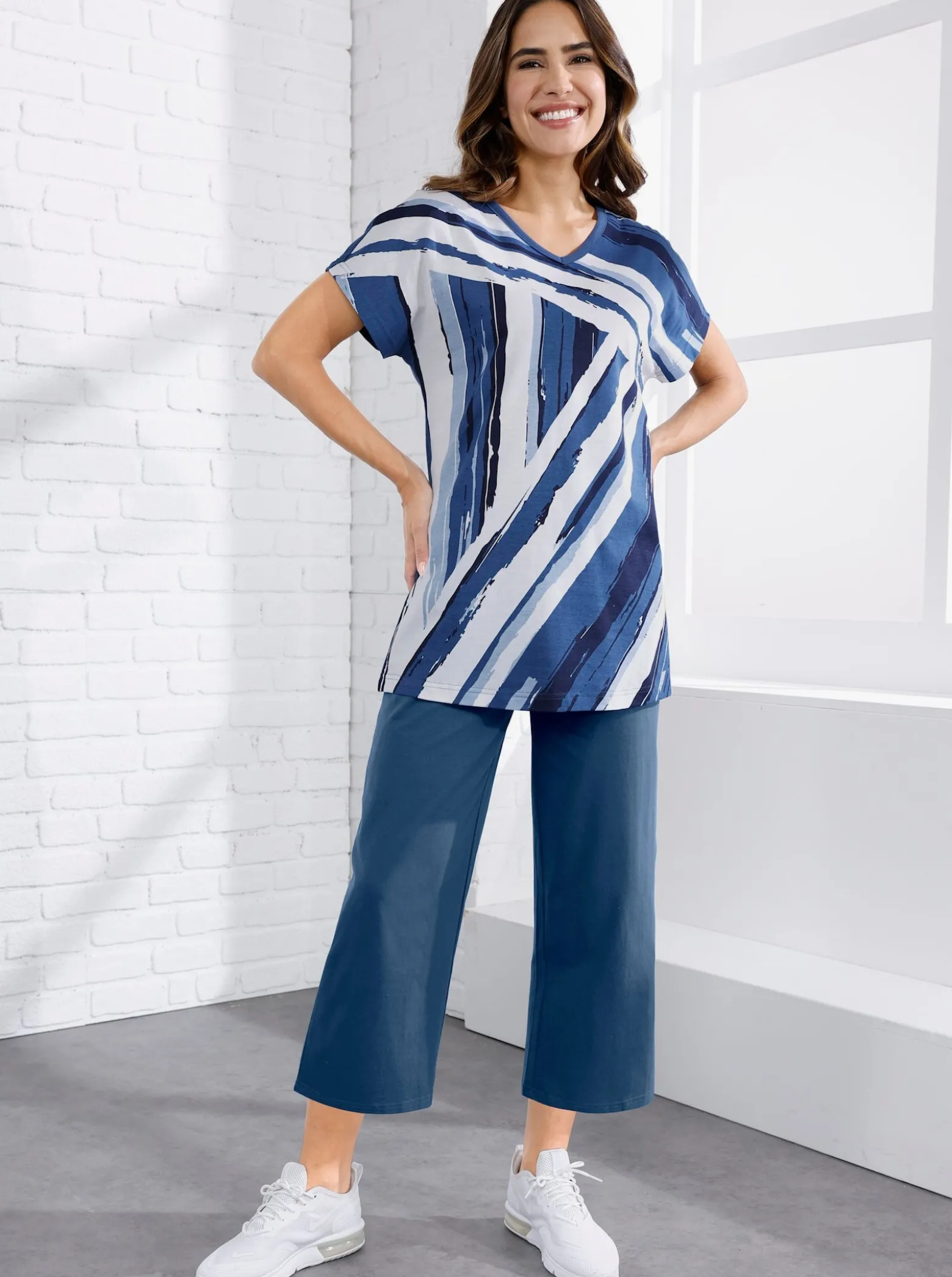 Longshirt mit Druckmuster im Vorderteil