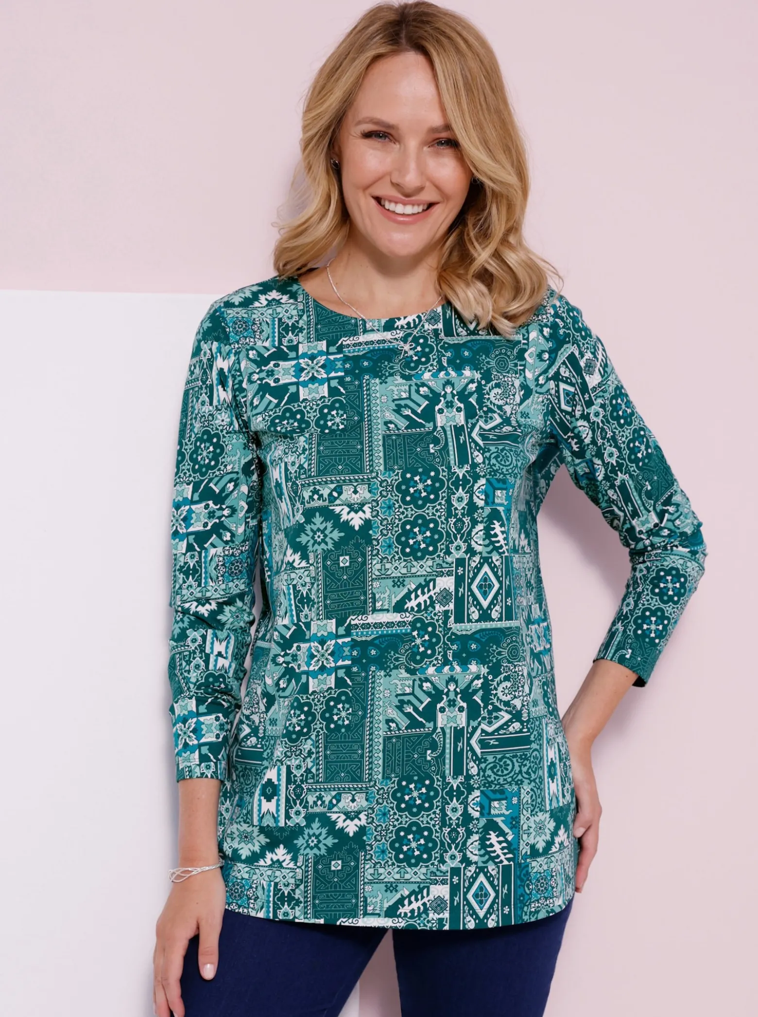 Longshirt mit Patchwork-Druck