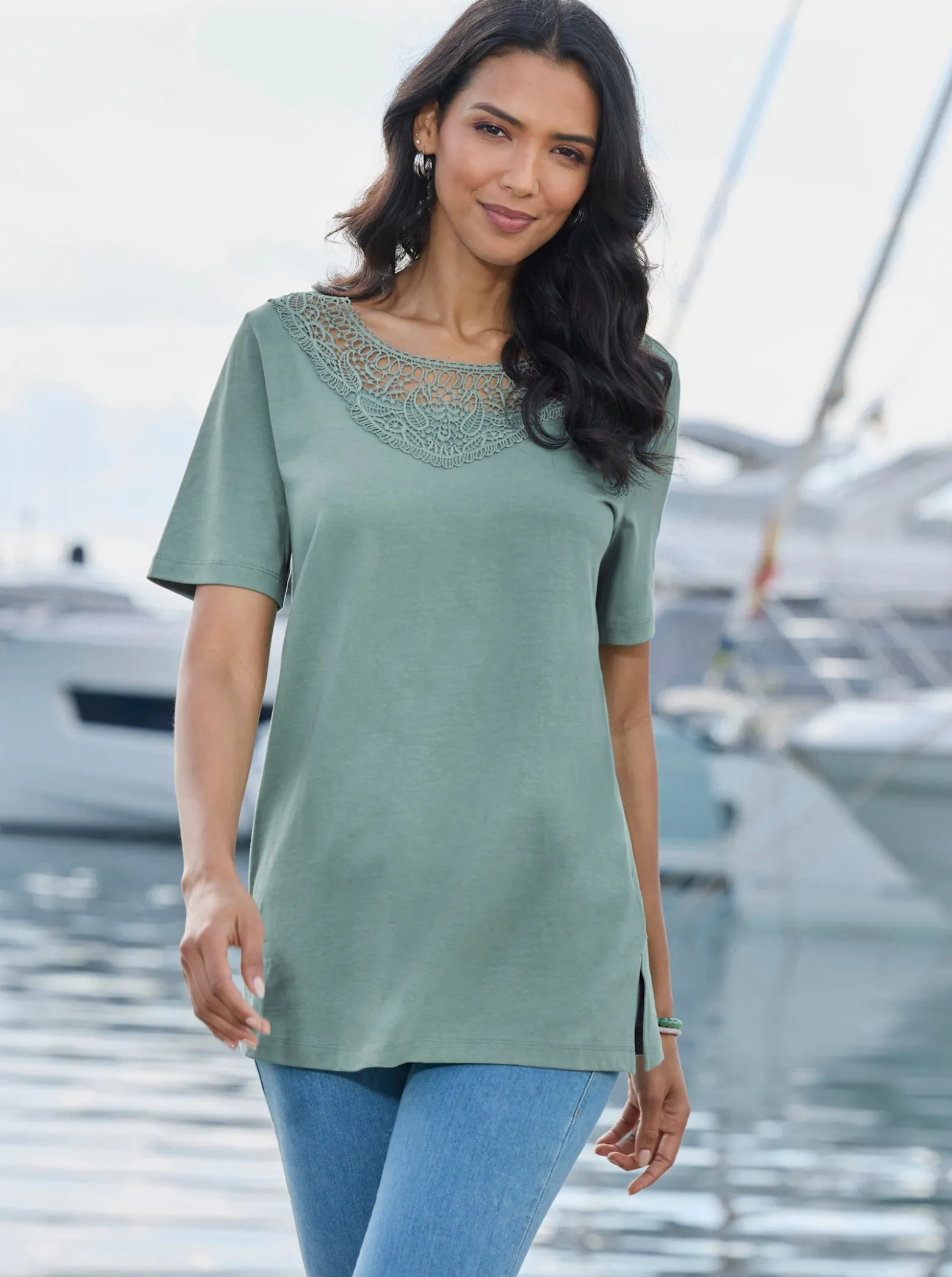 Longshirt mit Spitzeneinsatz