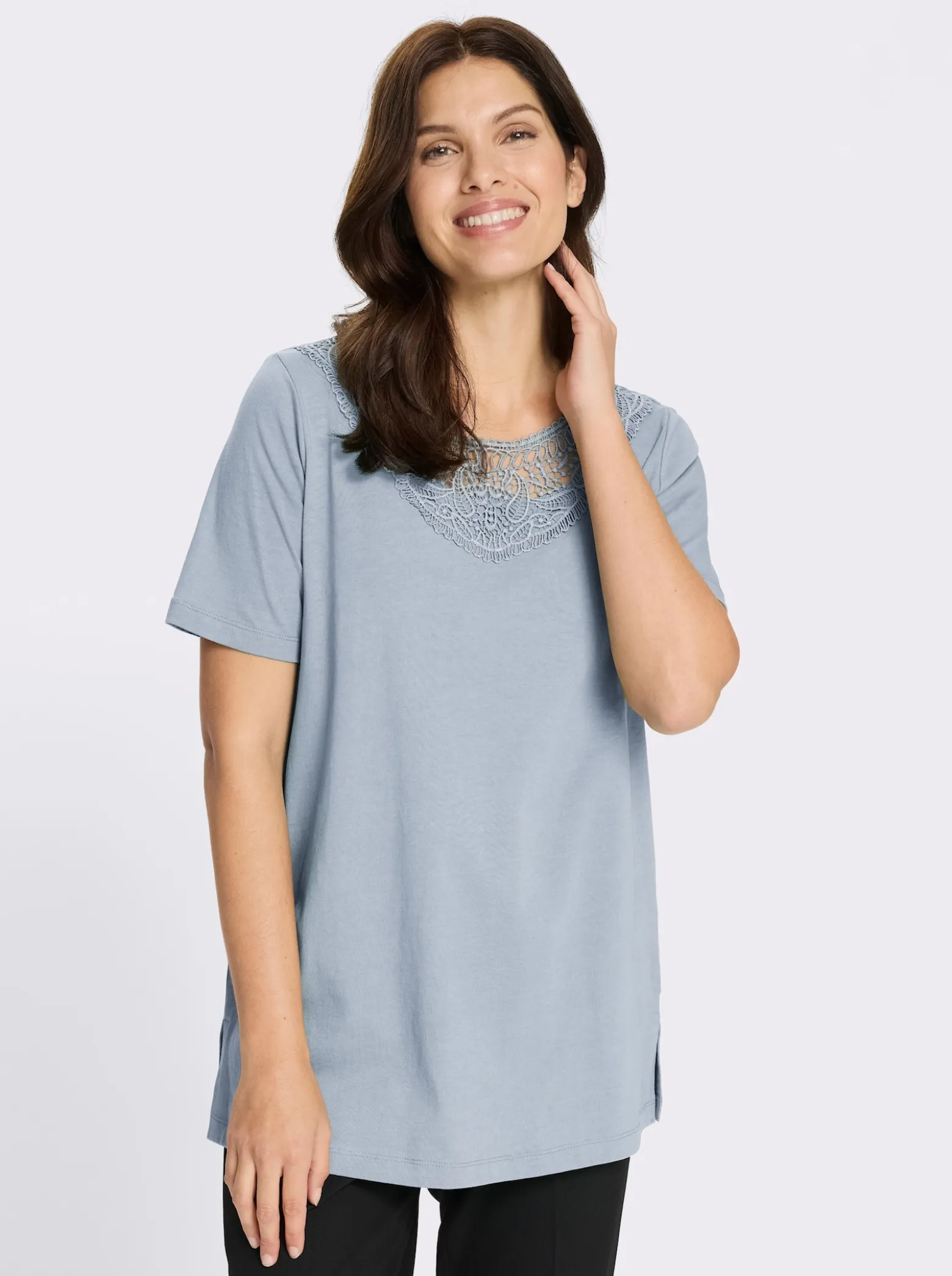 Longshirt mit Spitzeneinsatz