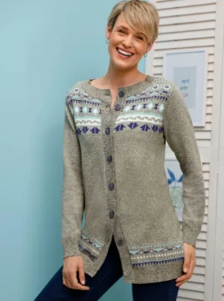Longstrickjacke im Norweger-Muster
