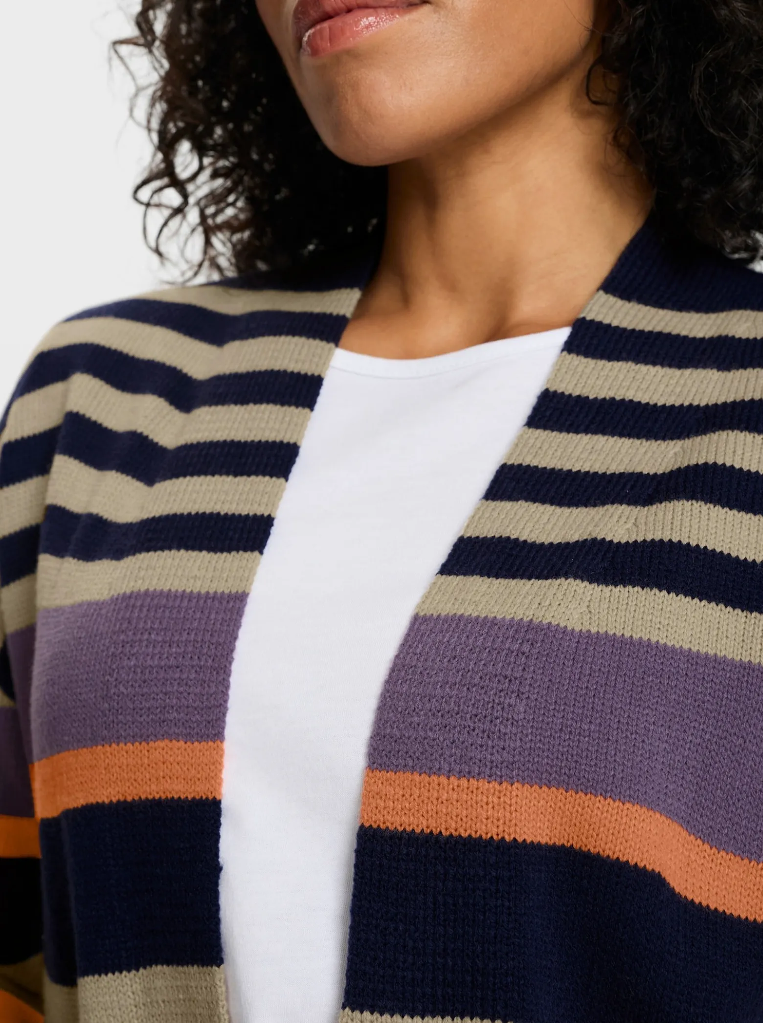 Longstrickjacke in offener Form
