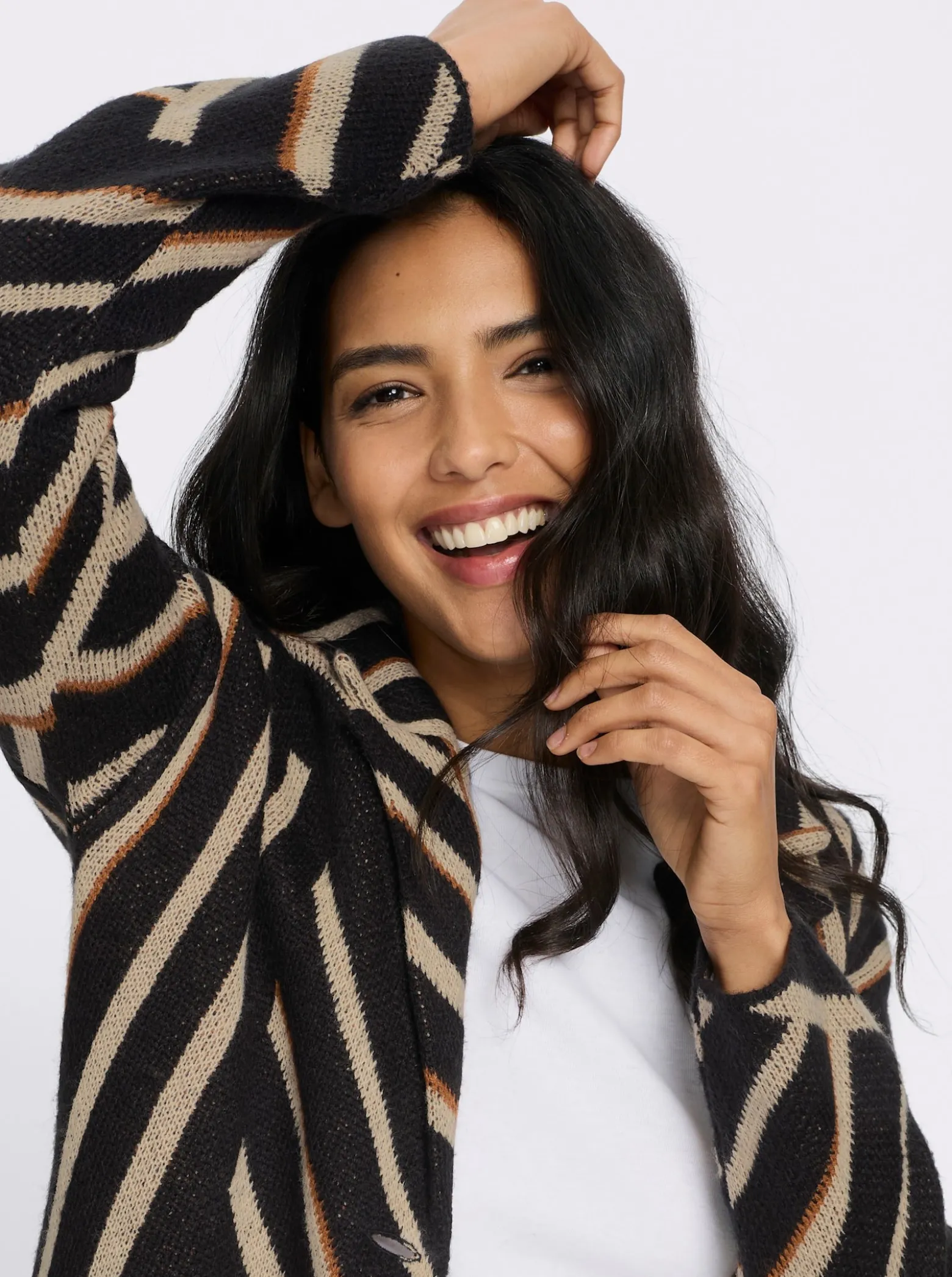 Longstrickjacke mit grafischem Jacquardmuster