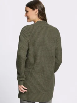 Longstrickjacke mit Knöpfen in Horn-Optik