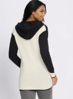 Longstrickjacke mit Kontrasten