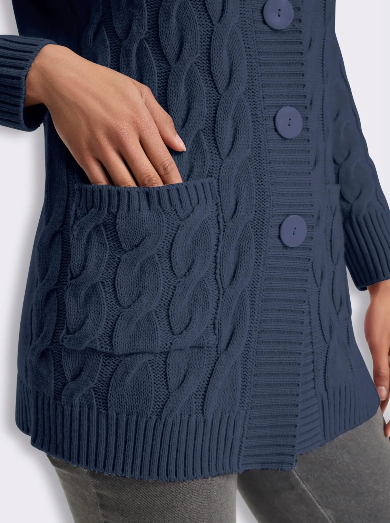 Longstrickjacke mit Zopfmuster