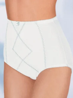 Miederhose mit verstärkter Patte vorne