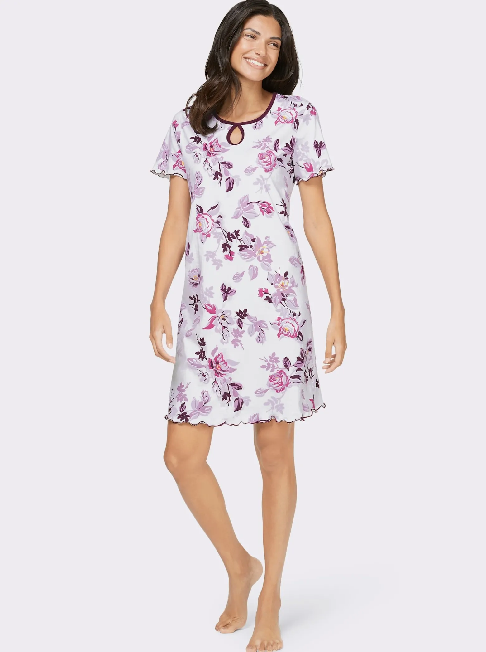 Nachthemd mit Tropfen-Ausschnitt, geblümt