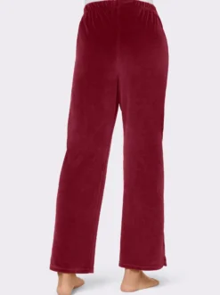Nickihose mit Schlitz am Bein
