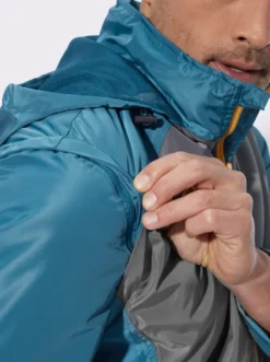 Outdoorjacke mit abzippbaren Ärmeln