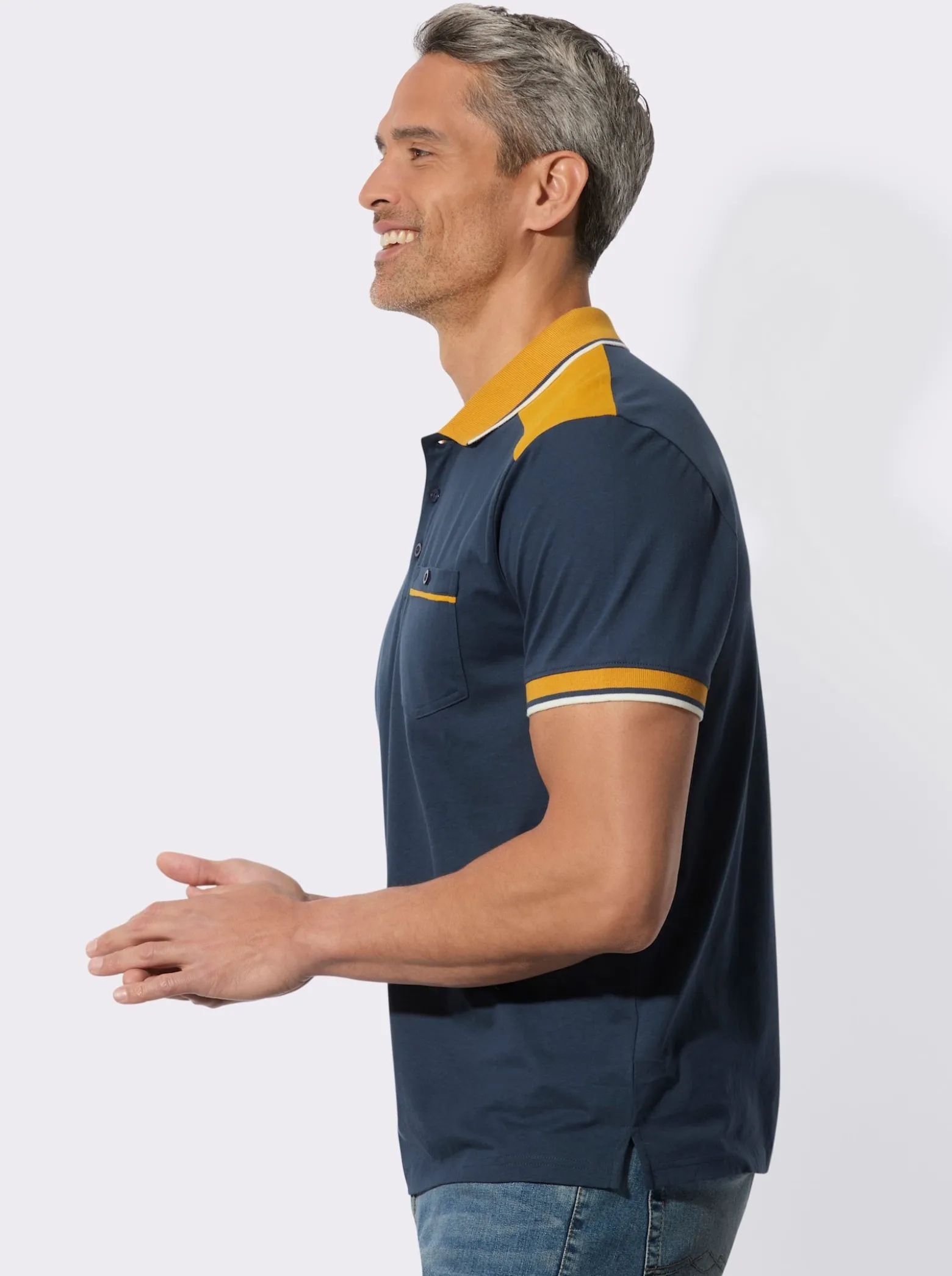 Poloshirt mit knöpfbarer Brusttasche