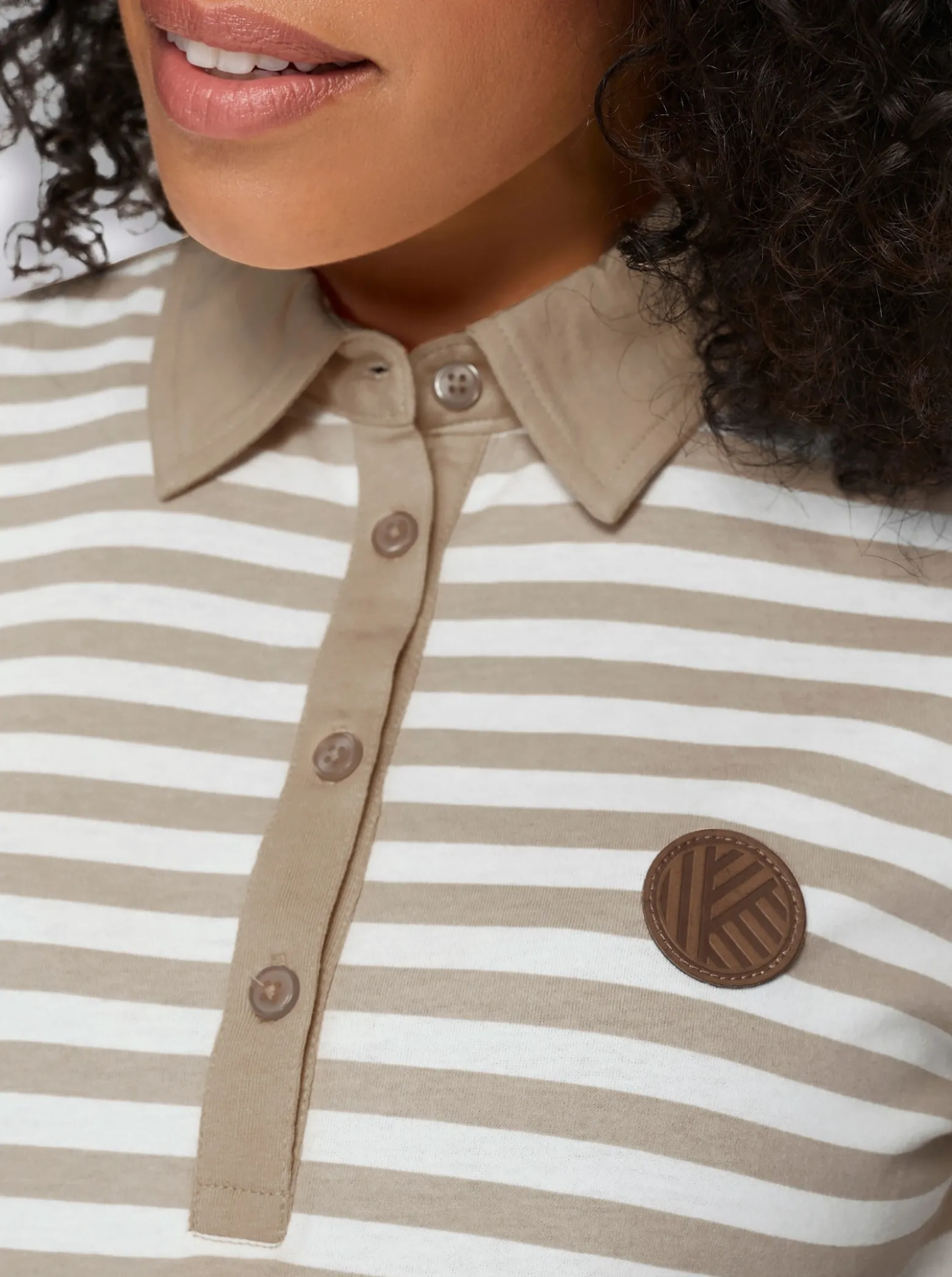 Poloshirt mit Lederimitat-Patch