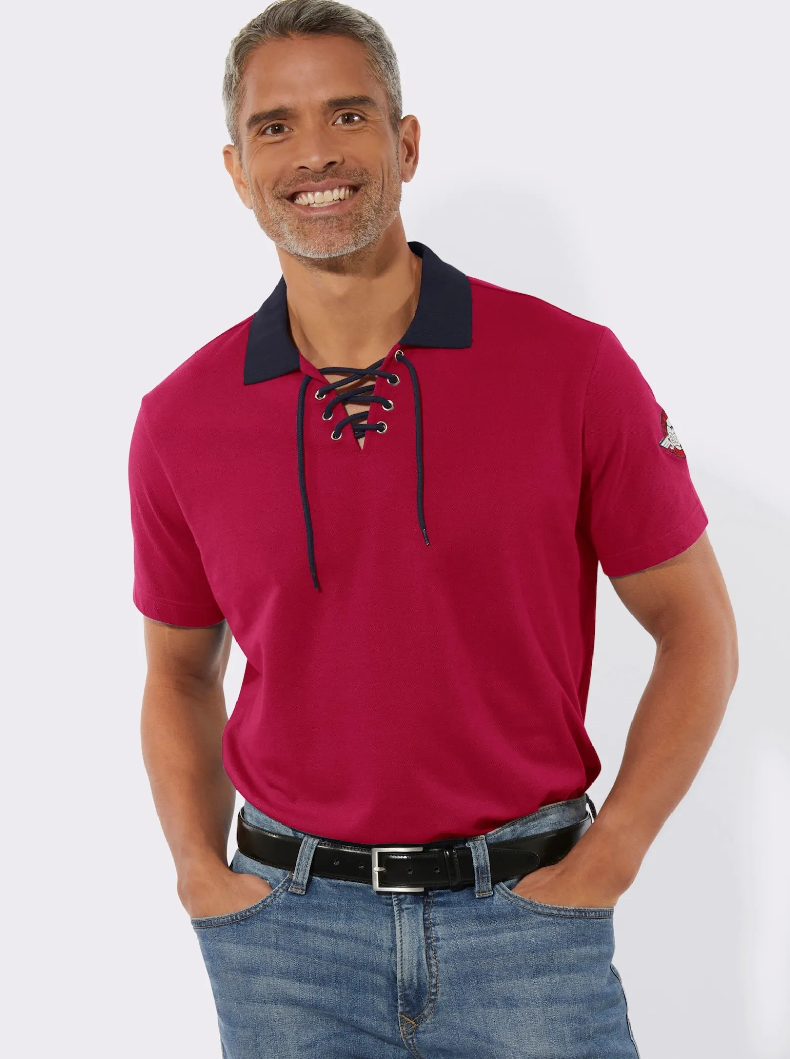 Poloshirt mit Schnürung am Ausschnitt