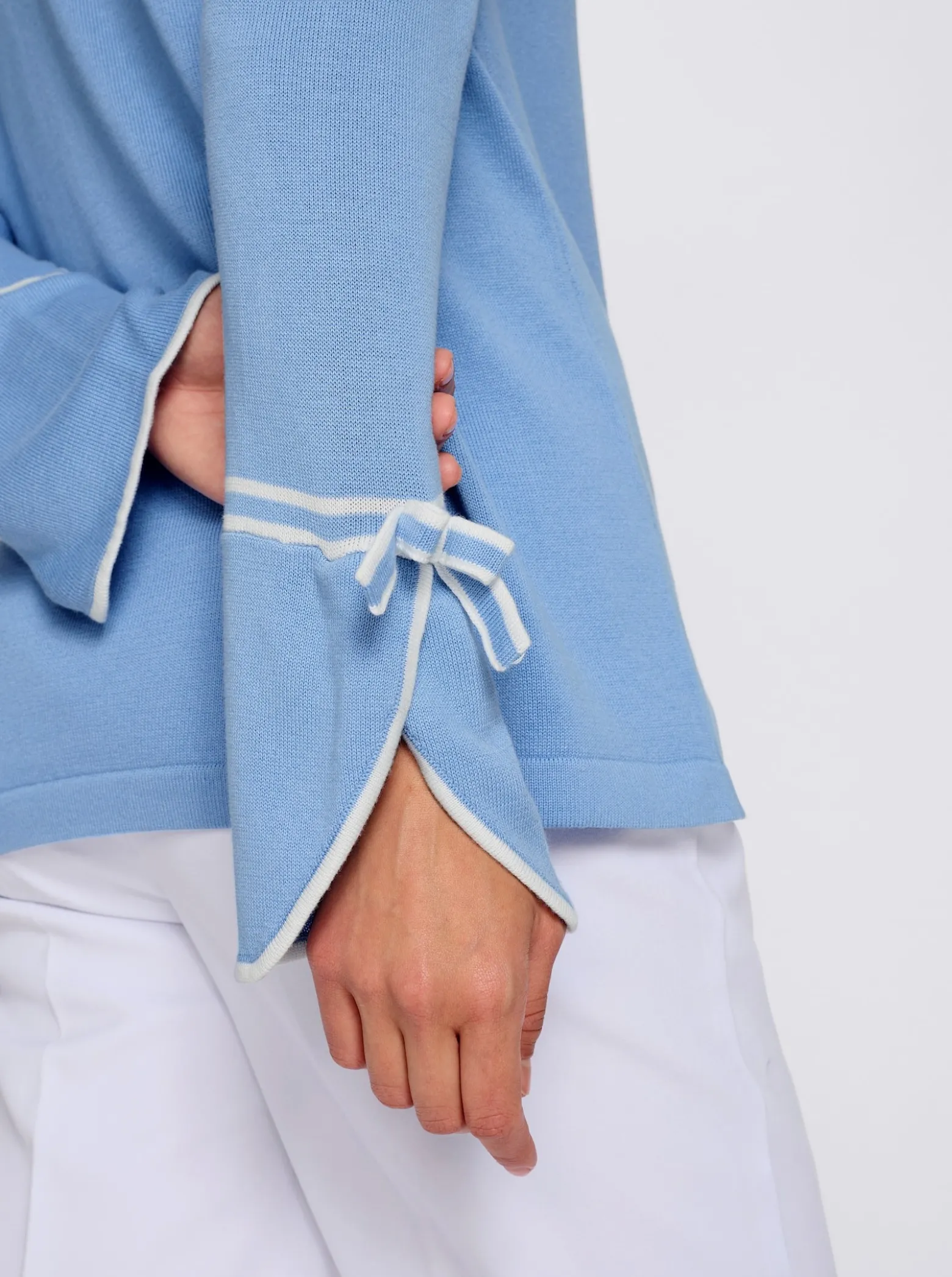 Pullover mit Schleifen