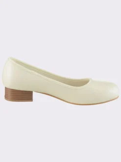 Pumps aus Leder-Imitat, Weite F