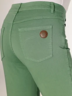 Röhrenjeans in Twill-Qualität