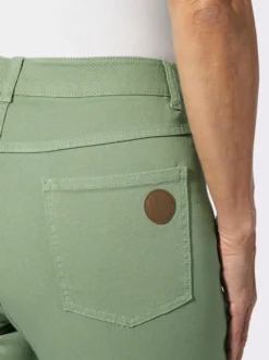 Röhrenjeans in Twill-Qualität
