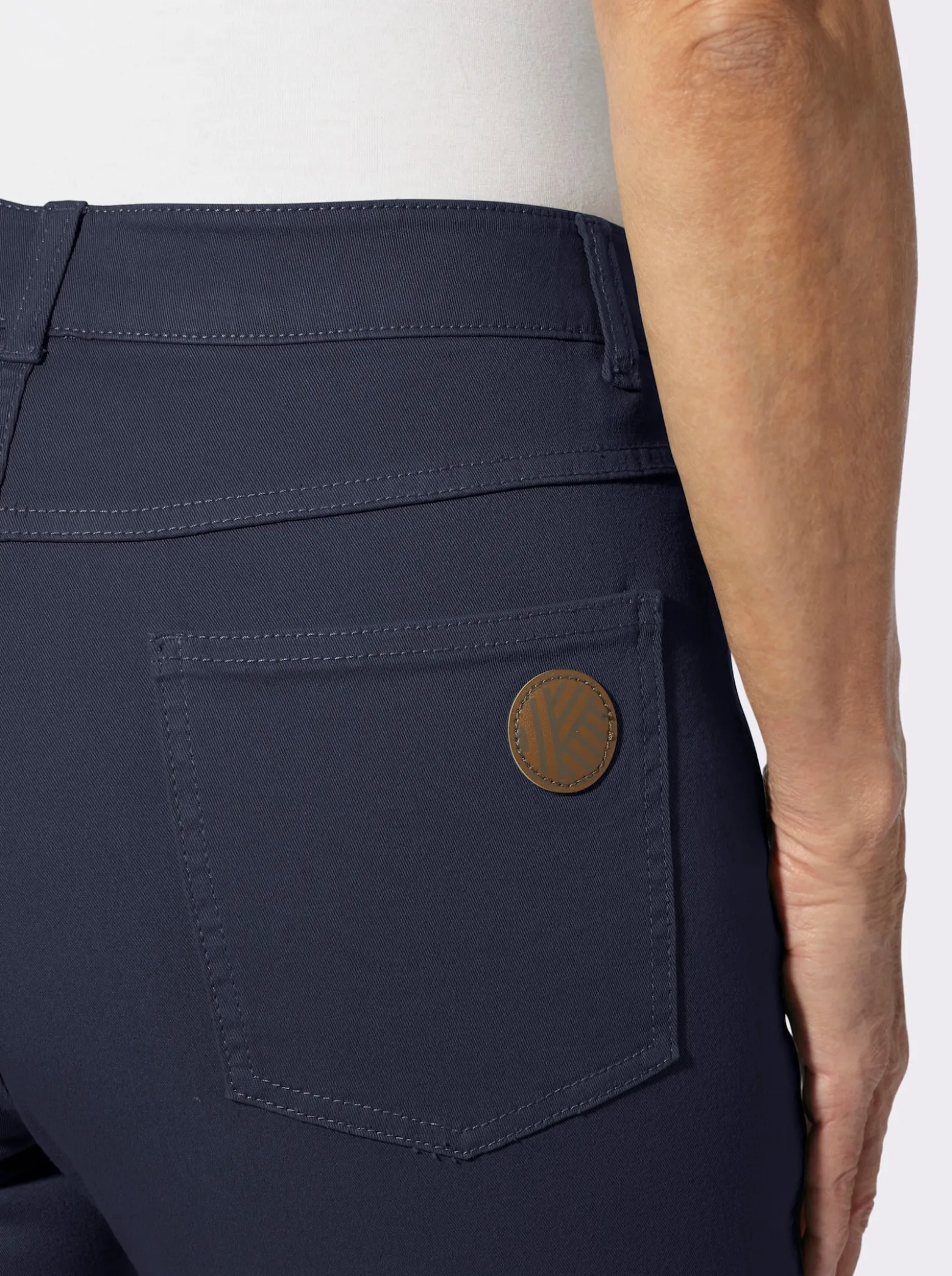 Röhrenjeans in Twill-Qualität