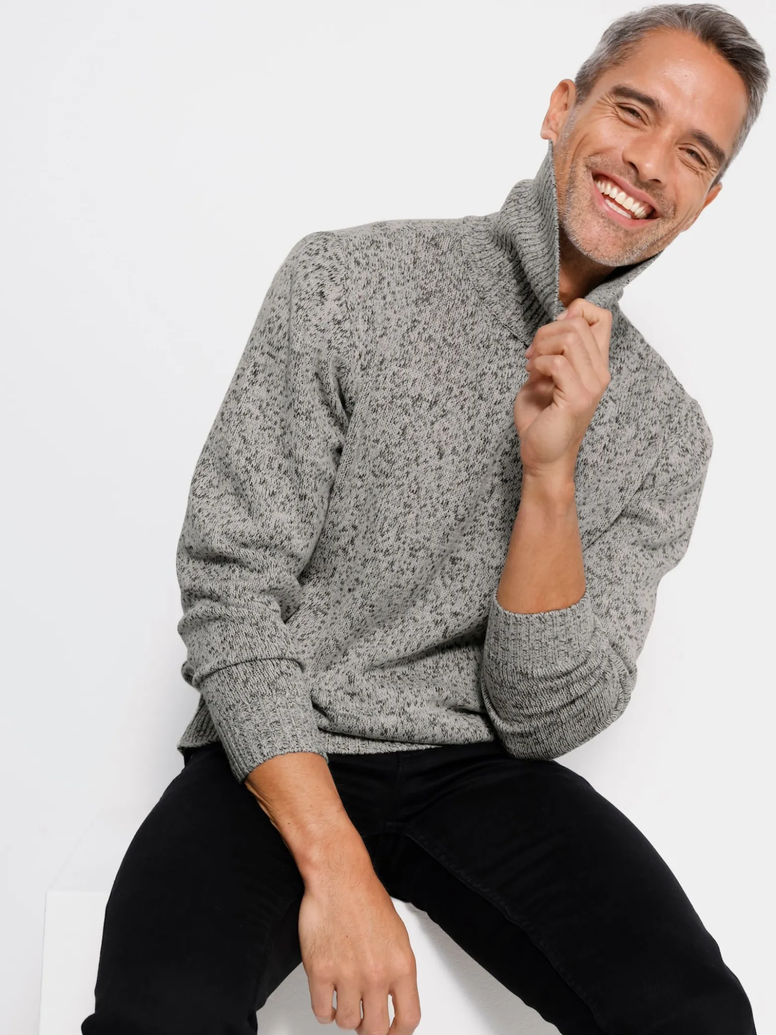 Rollkragenpullover in Melange-Optik
