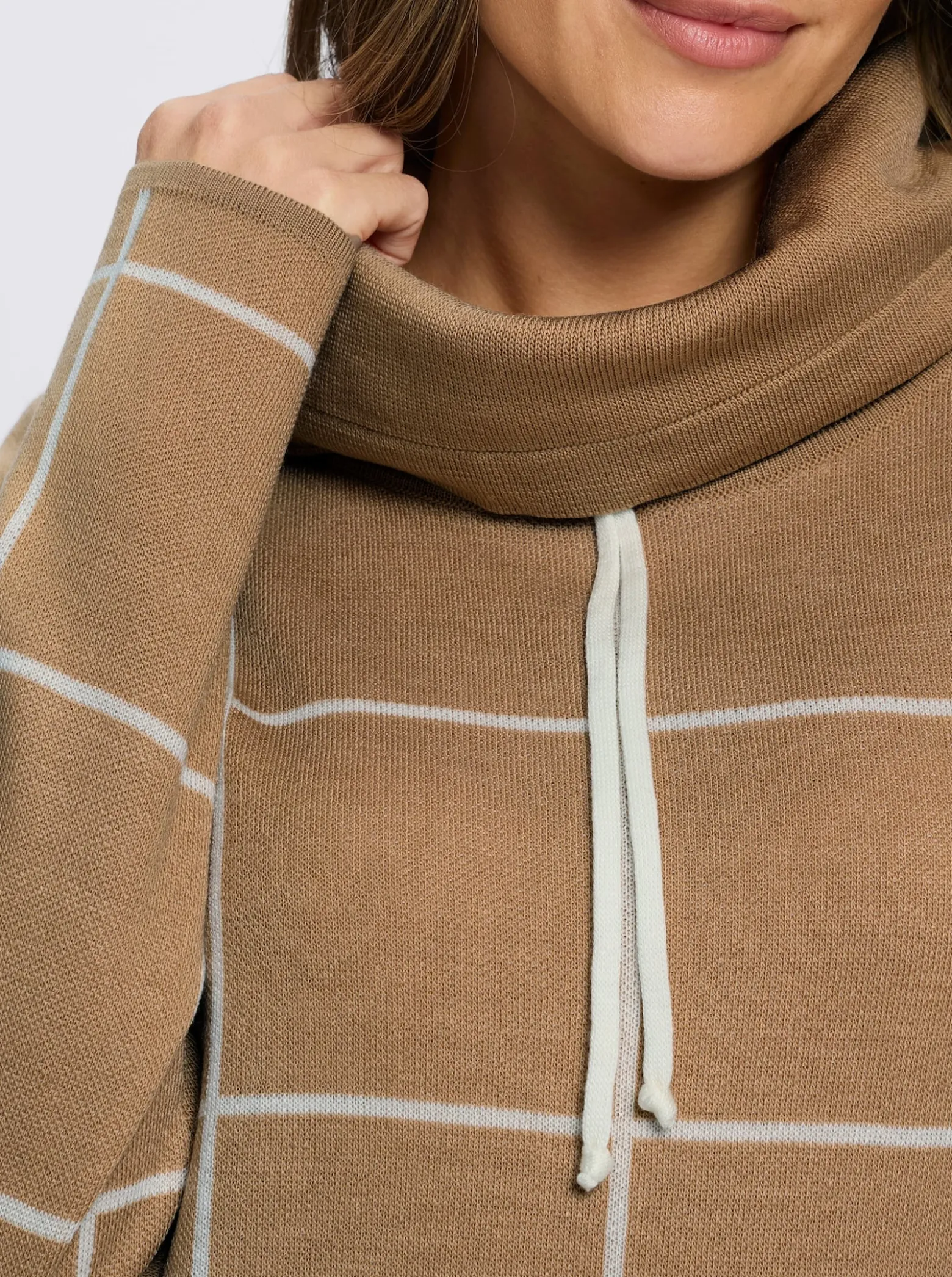 Rollkragenpullover mit Jacquard-Karo