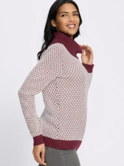 Rollkragenpullover mit Strukturmuster