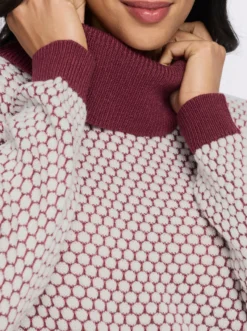 Rollkragenpullover mit Strukturmuster