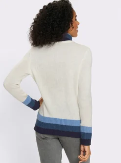 Rollkragenpullover mit Zopfmuster vorne
