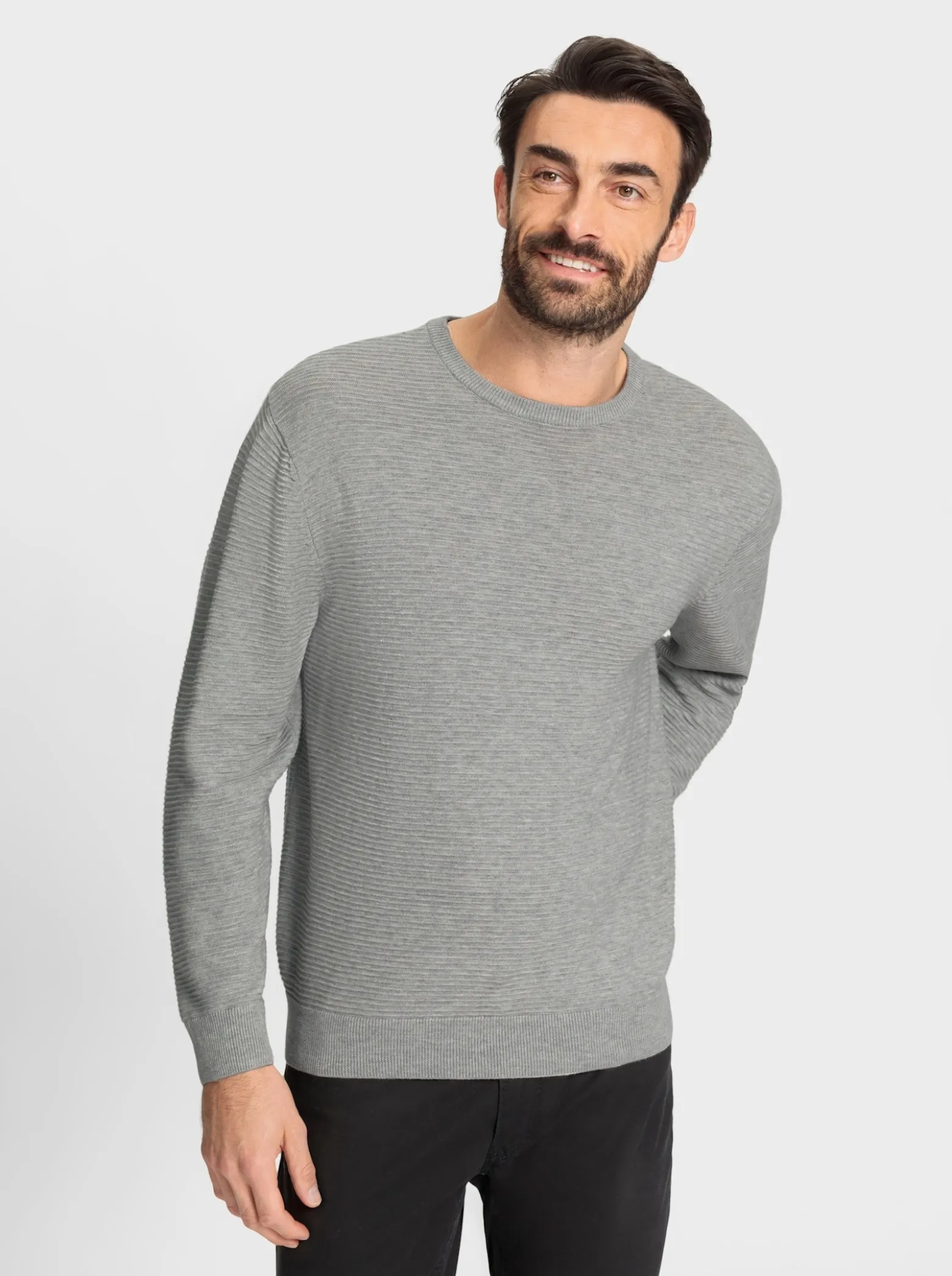 Rundhalspullover mit Linksstrick-Muster