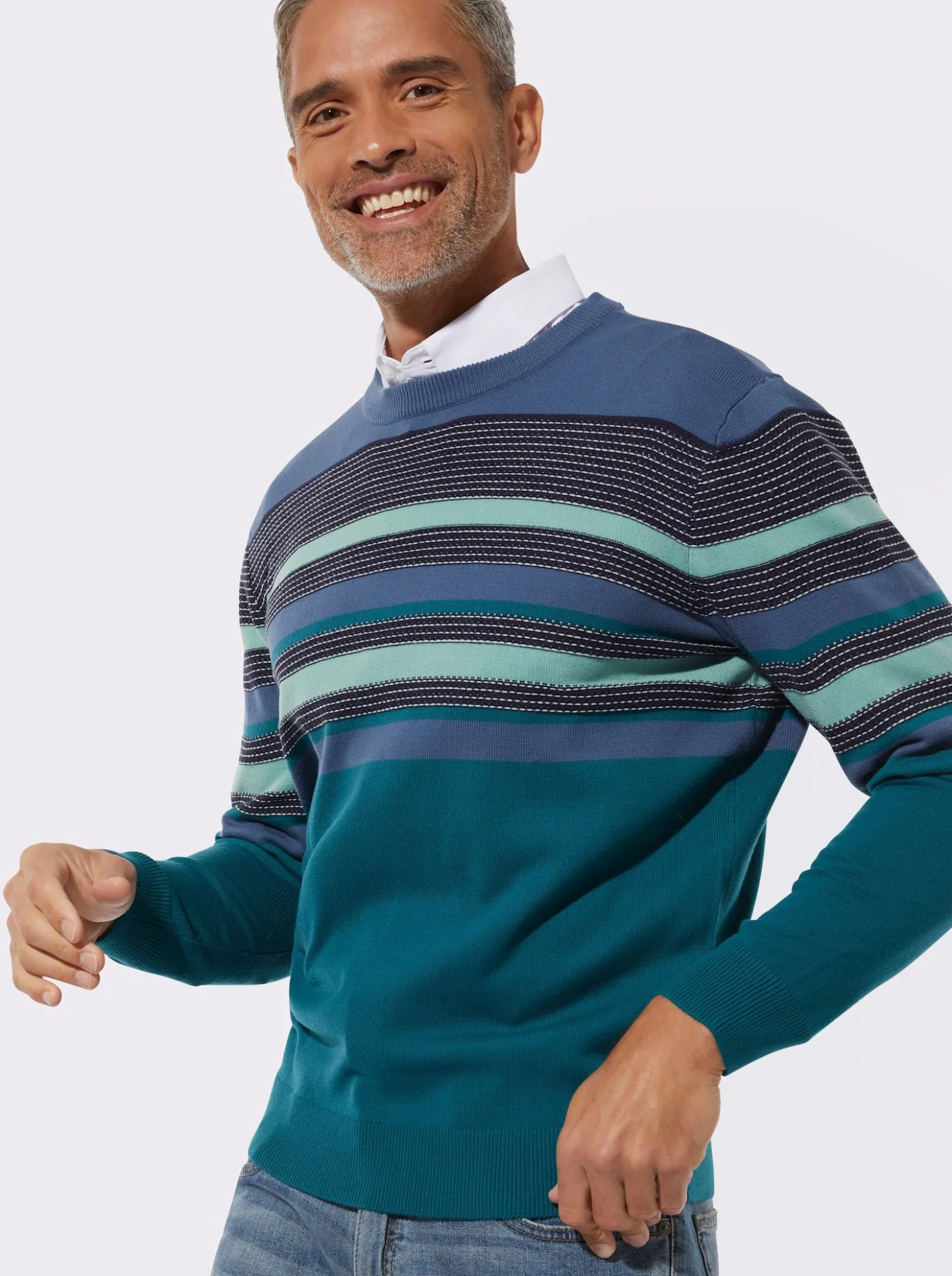 Rundhalspullover mit Streifen-Strickmuster