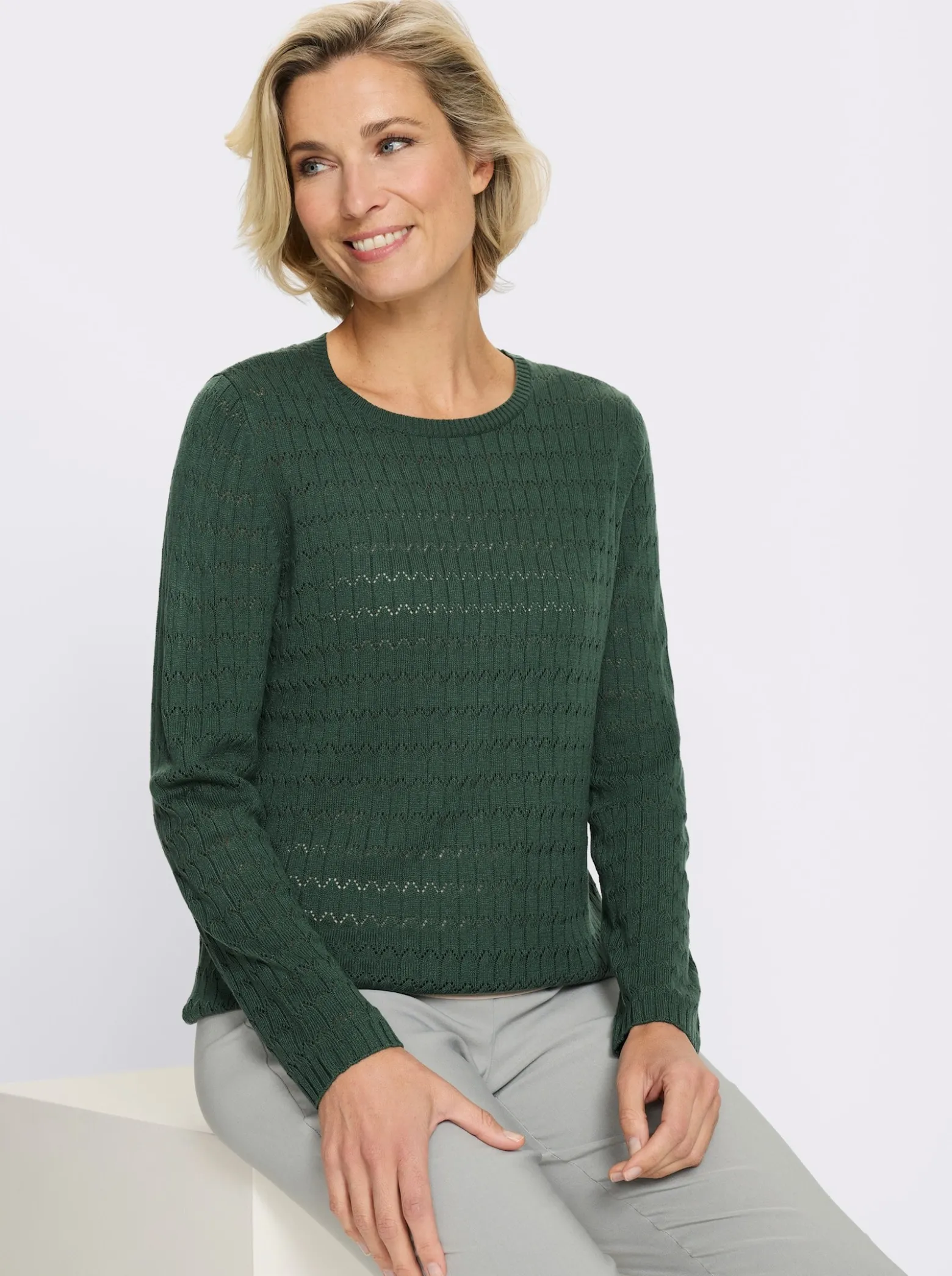 Rundhalspullover mit Strickmuster-Mix