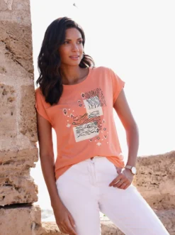 Rundhalsshirt im Ethno-Stil